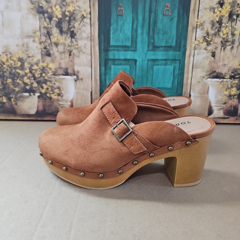 Torrid Women's Wide Width 8.5 WW Studded Clog Platform Wooden Heel Mule